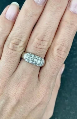 Bague d'époque année 1960/70 or blanc diamants