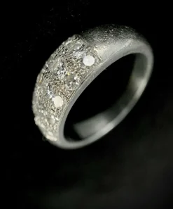 Bague d'époque année 1960/70 or blanc diamants