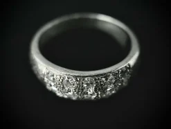 Bague d'époque année 1960/70 or blanc diamants