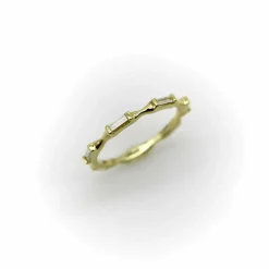 Bague d'éternité en diamant baguette en or