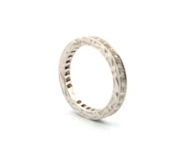 Bague d'éternité en platine et diamants
