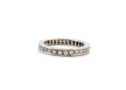 Bague d'éternité en platine et diamants