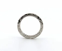 Bague d'éternité en platine et diamants