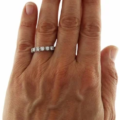 Bague d'éternité souple en or blanc avec diamants de 2,03 ct