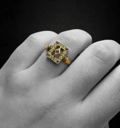 Bague du début des années 1900 avec rubellites et micro perles