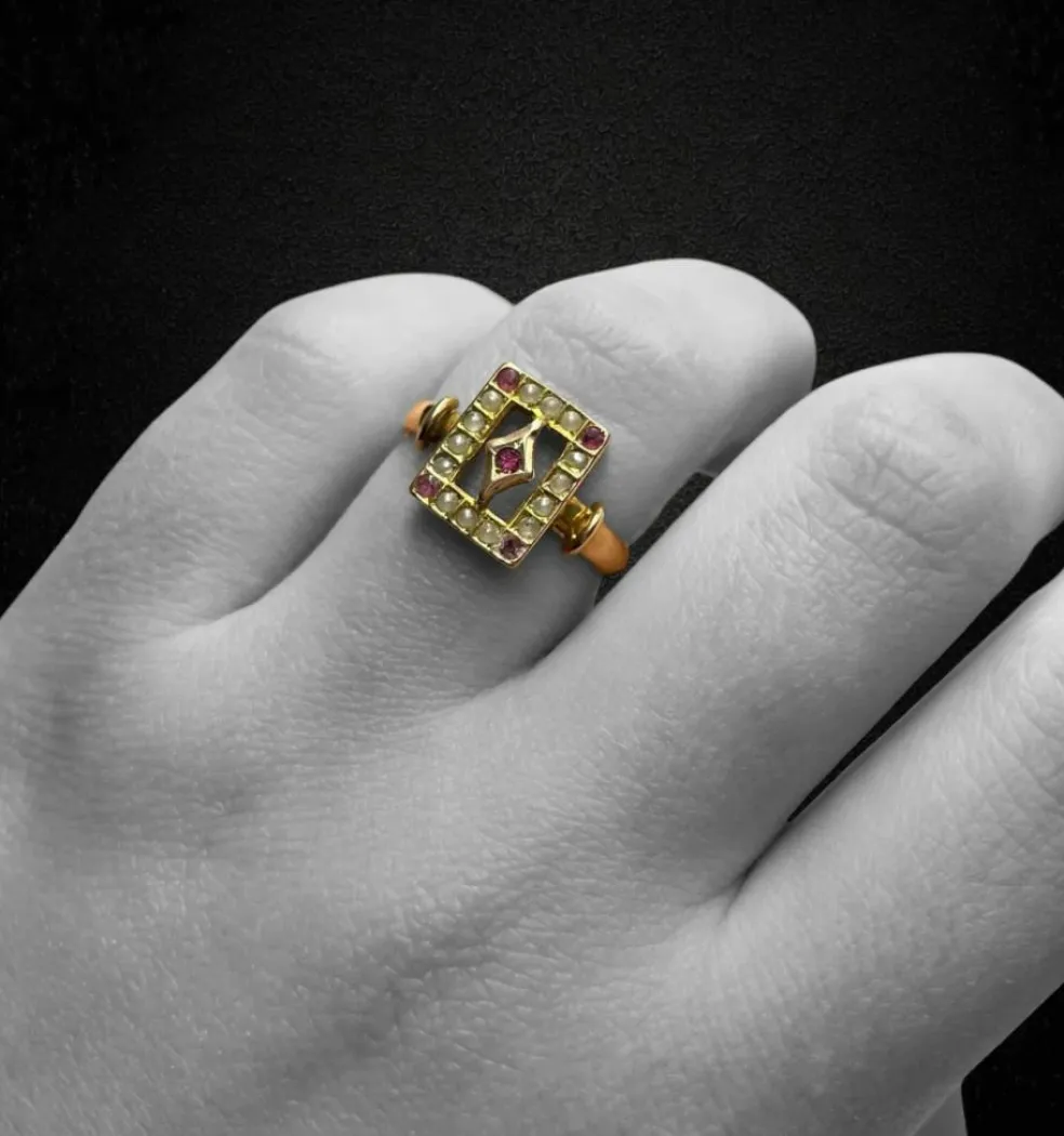 Bague du début des années 1900 avec rubellites et micro perles