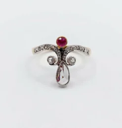 Bague duchesse antique or, diamant poire, rubis et diamant