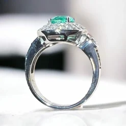 Bague Emeraude diamants