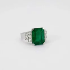 Bague Emeraude, Diamants