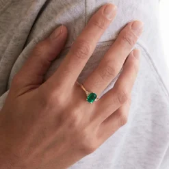 Bague Emeraude épaulée Diamants