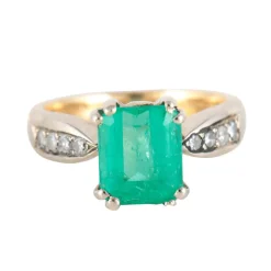 Bague Emeraude rectangulaire Diamants