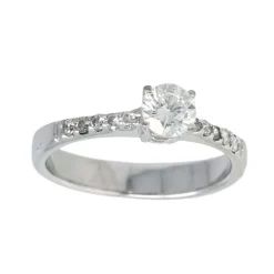 BAGUE EN DIAMANT