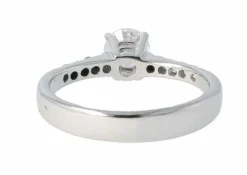 BAGUE EN DIAMANT