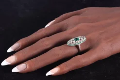 Bague en diamant avec émeraude