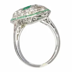 Bague en diamant avec émeraude