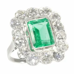 Bague en diamant avec émeraude