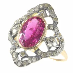Bague en diamant avec rubelite