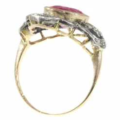 Bague en diamant avec rubelite