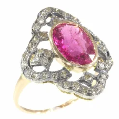 Bague en diamant avec rubelite