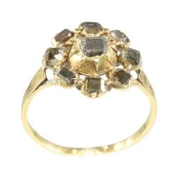 Bague en diamants datant de 400 ans