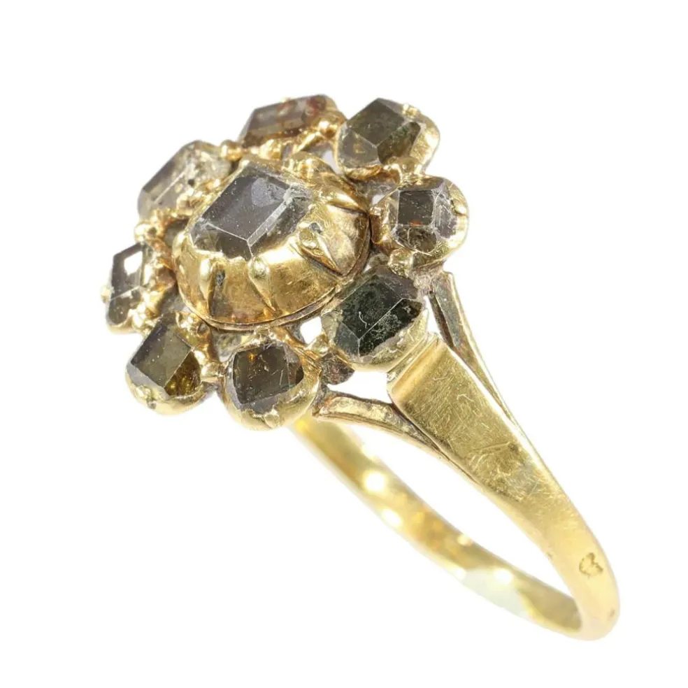 Bague en diamants datant de 400 ans