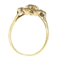 Bague en diamants datant de 400 ans