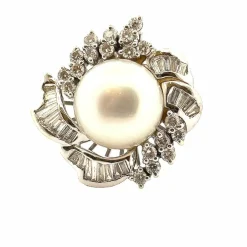Bague en diamants et perle