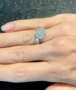 Bague en forme de coeur or blanc diamants