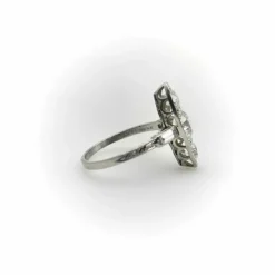 Bague en forme de navette en diamant de taille européenne ancienne en platine édouardienne