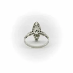 Bague en forme de navette en diamant de taille européenne ancienne en platine édouardienne