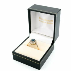 Bague en grappe de platine et diamants et saphirs