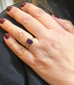 Bague en or 18 carats , améthyste et diamants