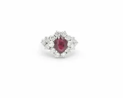 Bague en or 18 carats avec rubis 4 carats et diamants
