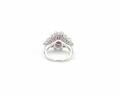 Bague en or 18 carats avec rubis 4 carats et diamants