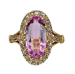 Bague en or 18 carats ornée d’une topaze rose et de diamants. Epoque Napoléon III.