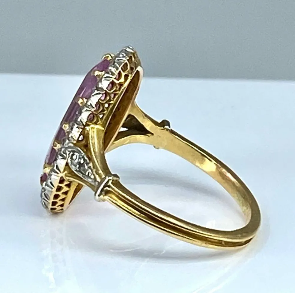 Bague en or 18 carats ornée d’une topaze rose et de diamants. Epoque Napoléon III.