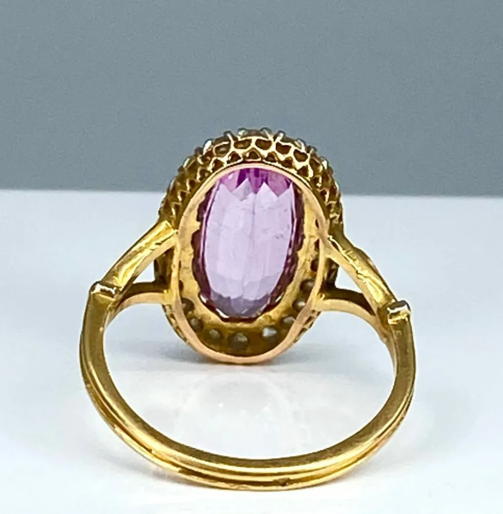 Bague en or 18 carats ornée d’une topaze rose et de diamants. Epoque Napoléon III.