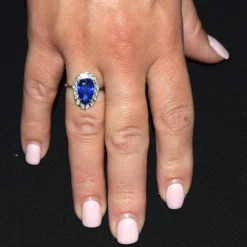 BAGUE EN OR 18 KT - SAPHIR ET DIAMANTS