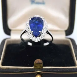 BAGUE EN OR 18 KT - SAPHIR ET DIAMANTS