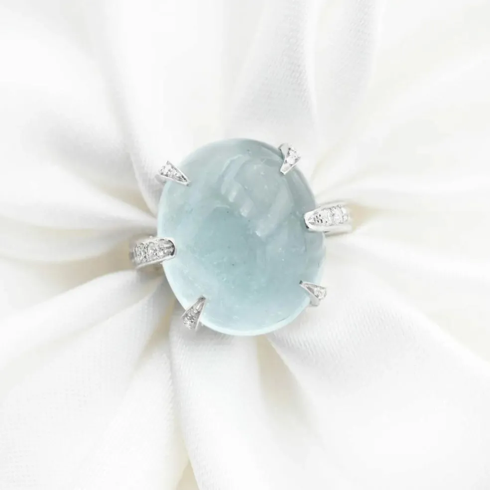 Bague en or avec aigue-marine de 18,5 ct et diamants
