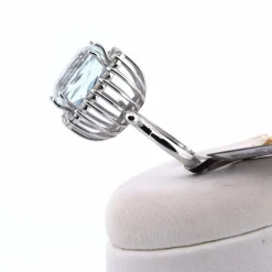Bague en or avec aigue-marine et diamants