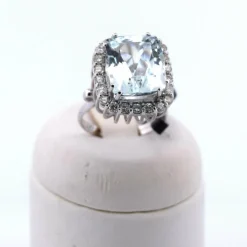 Bague en or avec aigue-marine et diamants