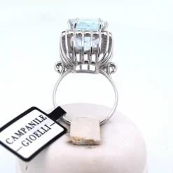 Bague en or avec aigue-marine et diamants