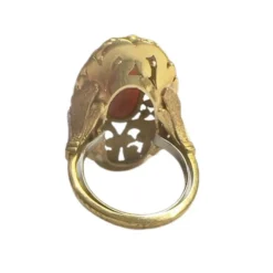 Bague en or avec corail et perle