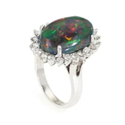 Bague en or avec diamant et opale noire éthiopienne de 8,10 ct