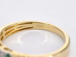Bague en or avec diamant et pierres précieuses multicolores