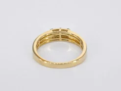 Bague en or avec diamant et pierres précieuses multicolores