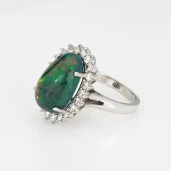 Bague en or avec diamant et opale noire éthiopienne de 8,10 ct