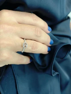 Bague en or avec diamant champagne et diamants blancs