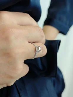 Bague en or avec diamant champagne et diamants blancs